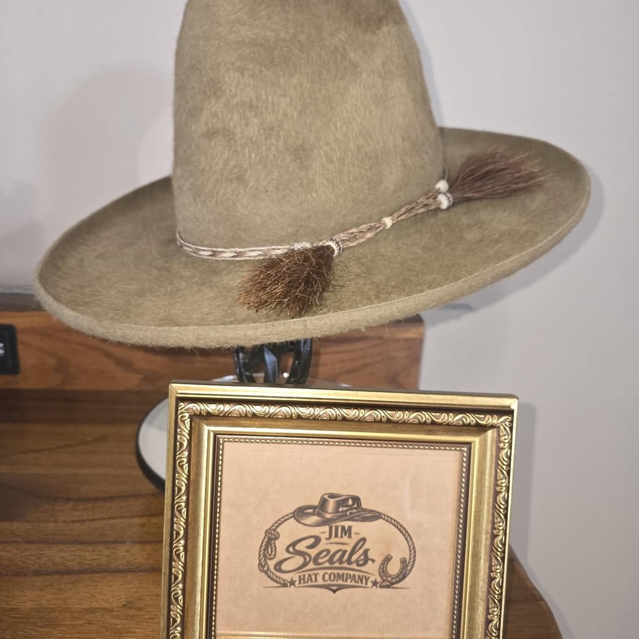Jack’s Sugar Loaf — exterior and hatband