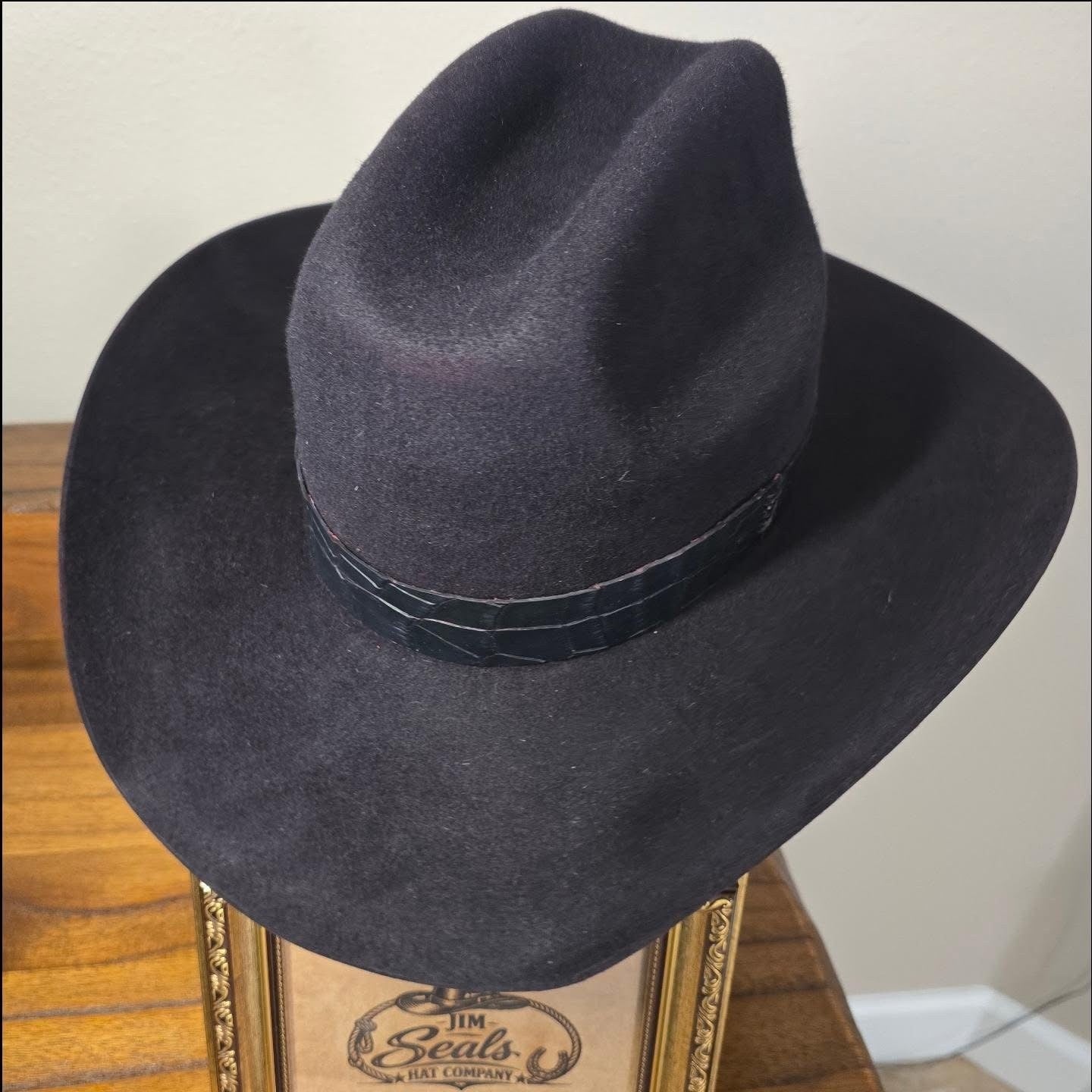 Black Cherry — exterior and hatband