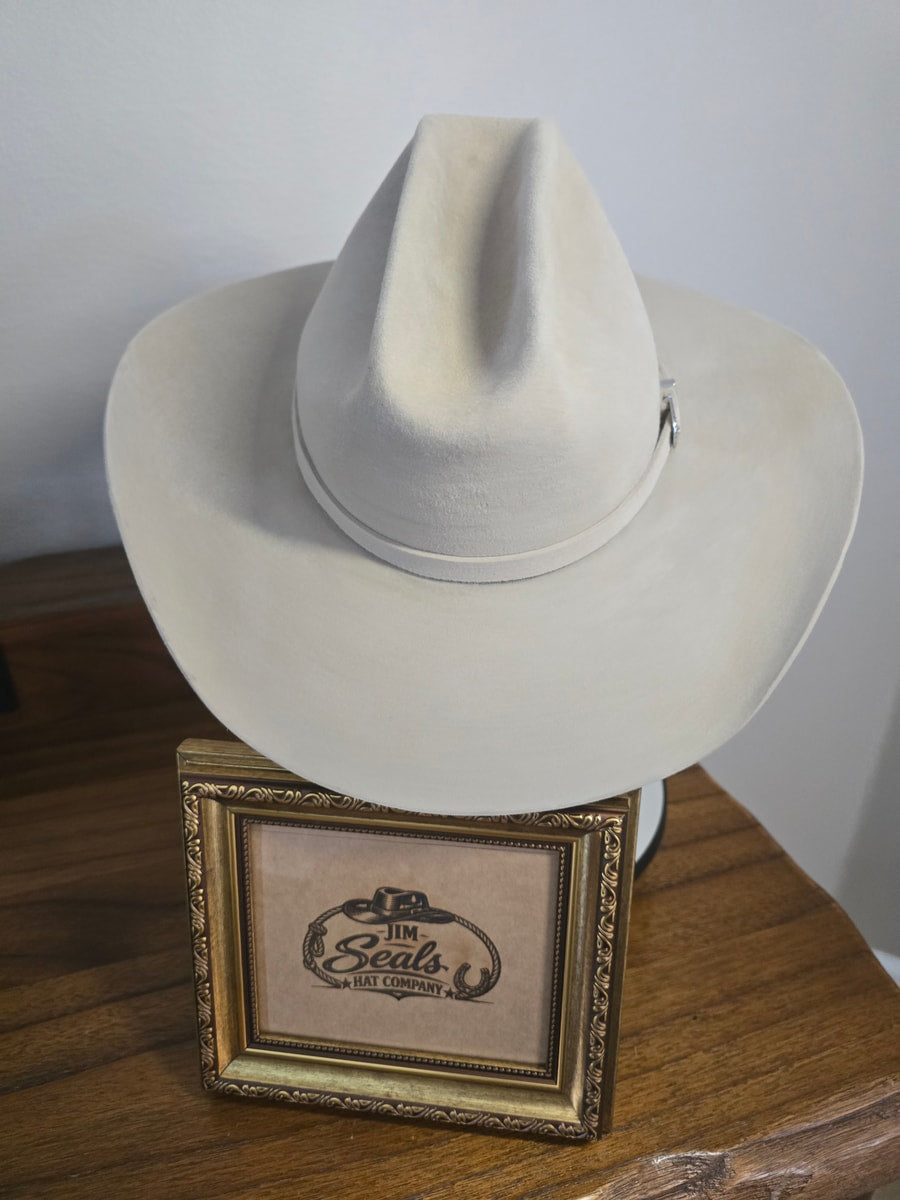 The UJ in Sahara rabbit felt, front view showing the 4-inch crown and 4-inch brim